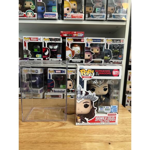 2000 PIECES WONDERCON STICKER Iggwilv (Tasha) Demonomicon Funko Pop #1017 Games - Picture 1 of 6